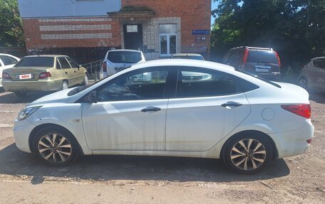 Hyundai Solaris II рестайлинг, 2013 год, 850 000 рублей, 3 фотография