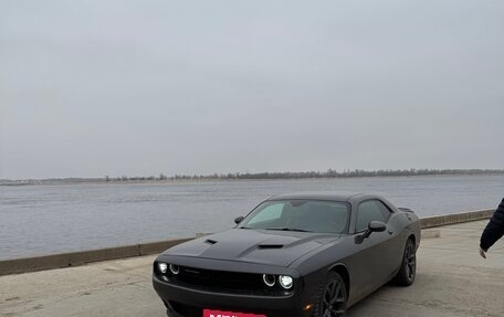 Dodge Challenger III рестайлинг 2, 2017 год, 2 850 000 рублей, 7 фотография