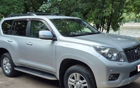 Toyota Land Cruiser Prado 150 рестайлинг 2, 2013 год, 3 000 000 рублей, 4 фотография