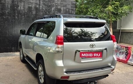 Toyota Land Cruiser Prado 150 рестайлинг 2, 2013 год, 3 000 000 рублей, 2 фотография
