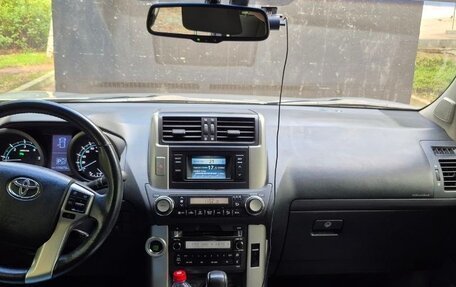 Toyota Land Cruiser Prado 150 рестайлинг 2, 2013 год, 3 000 000 рублей, 14 фотография