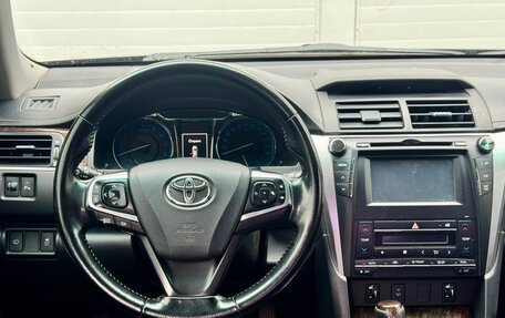 Toyota Camry, 2018 год, 2 050 000 рублей, 10 фотография