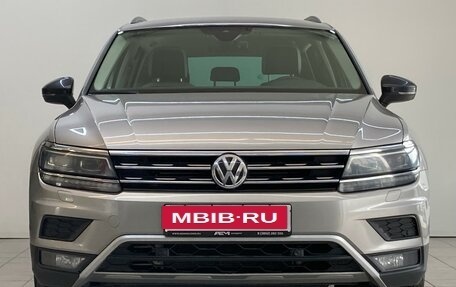 Volkswagen Tiguan II, 2019 год, 2 600 000 рублей, 2 фотография