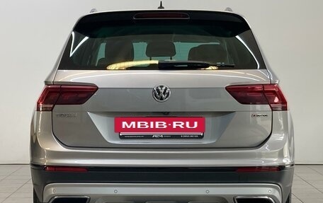 Volkswagen Tiguan II, 2019 год, 2 600 000 рублей, 6 фотография