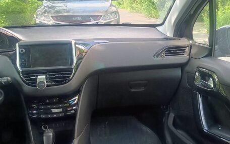 Peugeot 208 II, 2012 год, 530 000 рублей, 6 фотография