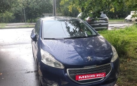 Peugeot 208 II, 2012 год, 530 000 рублей, 3 фотография