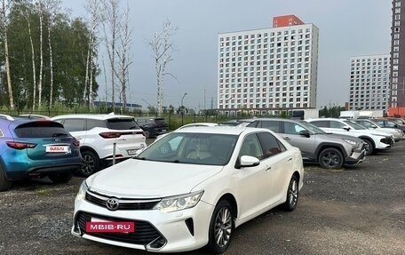 Toyota Camry, 2017 год, 1 950 000 рублей, 3 фотография