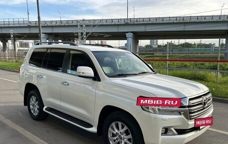 Toyota Land Cruiser 200, 2019 год, 6 480 000 рублей, 5 фотография