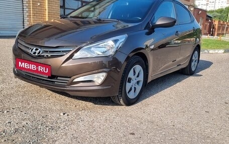 Hyundai Solaris II рестайлинг, 2015 год, 935 000 рублей, 2 фотография
