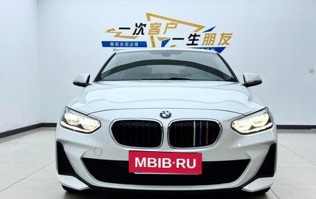 BMW 1 серия, 2020 год, 2 100 000 рублей, 2 фотография