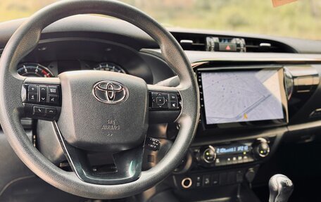 Toyota Hilux VIII, 2022 год, 4 199 000 рублей, 22 фотография