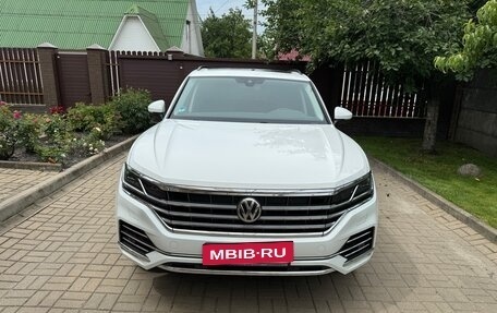 Volkswagen Touareg III, 2019 год, 5 700 000 рублей, 3 фотография