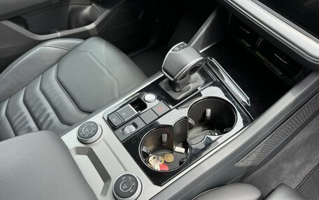 Volkswagen Touareg III, 2019 год, 5 700 000 рублей, 19 фотография
