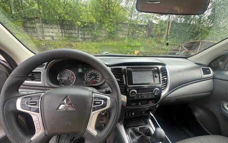 Mitsubishi L200 IV рестайлинг, 2017 год, 1 520 000 рублей, 10 фотография