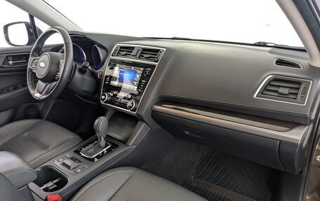Subaru Outback IV рестайлинг, 2018 год, 2 850 000 рублей, 21 фотография