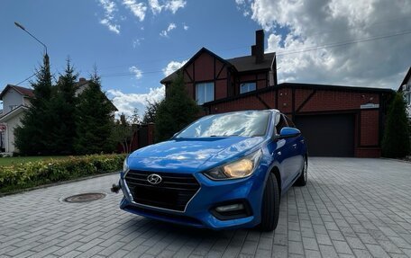 Hyundai Solaris II рестайлинг, 2018 год, 940 000 рублей, 1 фотография
