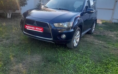 Mitsubishi Outlander III рестайлинг 3, 2012 год, 1 380 000 рублей, 2 фотография