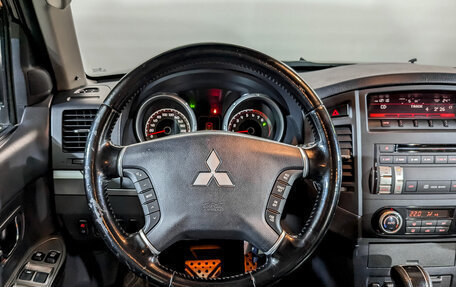 Mitsubishi Pajero IV, 2011 год, 1 980 000 рублей, 22 фотография