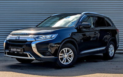 Mitsubishi Outlander III рестайлинг 3, 2020 год, 1 995 000 рублей, 1 фотография