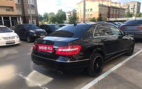 Mercedes-Benz E-Класс, 2010 год, 2 200 000 рублей, 4 фотография