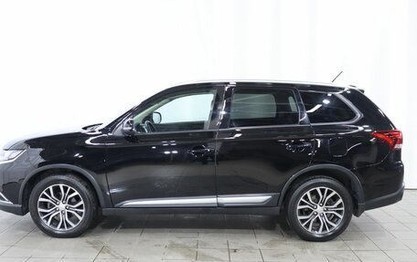 Mitsubishi Outlander III рестайлинг 3, 2016 год, 1 979 000 рублей, 8 фотография