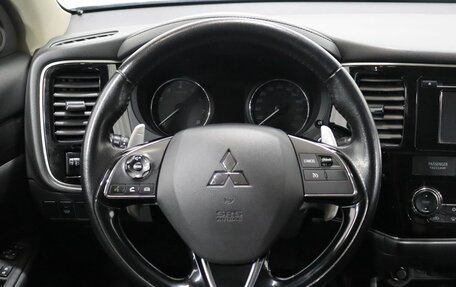 Mitsubishi Outlander III рестайлинг 3, 2016 год, 1 979 000 рублей, 13 фотография