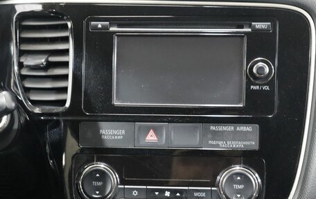 Mitsubishi Outlander III рестайлинг 3, 2016 год, 1 979 000 рублей, 19 фотография