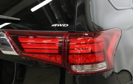 Mitsubishi Outlander III рестайлинг 3, 2016 год, 1 979 000 рублей, 26 фотография