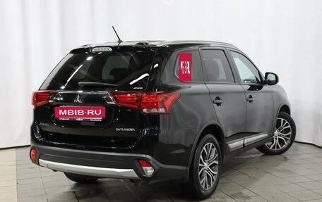 Mitsubishi Outlander III рестайлинг 3, 2016 год, 1 979 000 рублей, 4 фотография