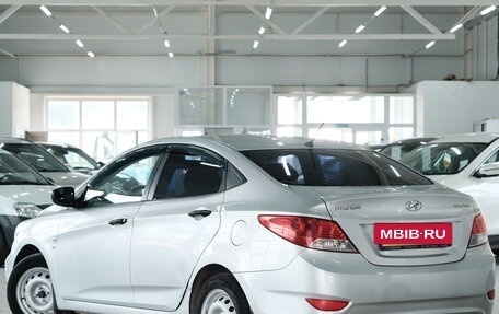 Hyundai Solaris II рестайлинг, 2011 год, 749 000 рублей, 3 фотография