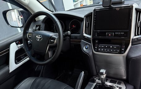 Toyota Land Cruiser 200, 2017 год, 5 400 000 рублей, 8 фотография