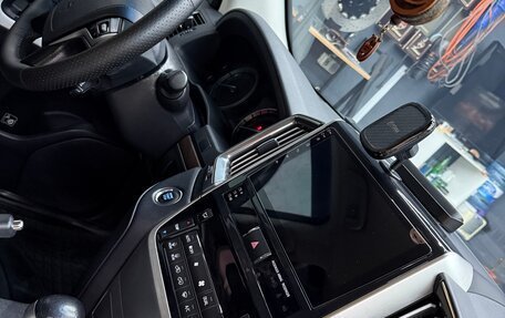 Toyota Land Cruiser 200, 2017 год, 5 400 000 рублей, 16 фотография
