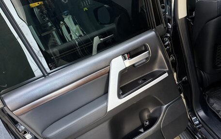 Toyota Land Cruiser 200, 2017 год, 5 400 000 рублей, 20 фотография