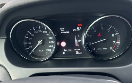 Land Rover Discovery Sport I рестайлинг, 2015 год, 2 150 000 рублей, 23 фотография