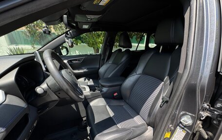 Toyota RAV4, 2021 год, 3 250 000 рублей, 10 фотография