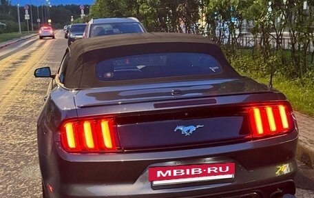 Ford Mustang VI рестайлинг, 2017 год, 2 150 000 рублей, 3 фотография