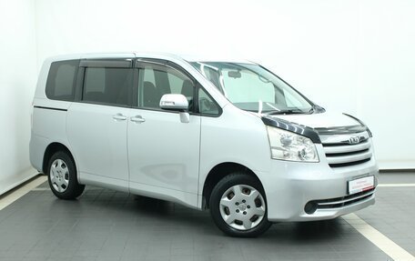 Toyota Noah III, 2008 год, 1 345 000 рублей, 10 фотография