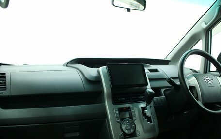 Toyota Noah III, 2008 год, 1 345 000 рублей, 4 фотография