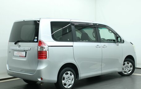 Toyota Noah III, 2008 год, 1 345 000 рублей, 3 фотография