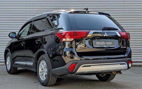 Mitsubishi Outlander III рестайлинг 3, 2020 год, 1 995 000 рублей, 7 фотография