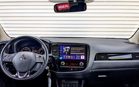Mitsubishi Outlander III рестайлинг 3, 2020 год, 1 995 000 рублей, 14 фотография