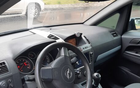 Opel Zafira B, 2005 год, 550 000 рублей, 4 фотография