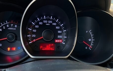 KIA Rio III рестайлинг, 2013 год, 600 000 рублей, 10 фотография