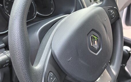 Renault Logan II, 2017 год, 990 000 рублей, 37 фотография