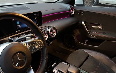 Mercedes-Benz CLA, 2019 год, 3 150 000 рублей, 14 фотография