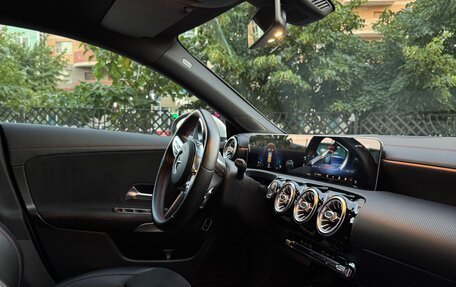 Mercedes-Benz CLA, 2019 год, 3 150 000 рублей, 36 фотография