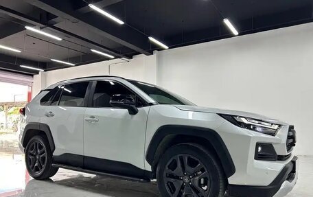 Toyota RAV4, 2024 год, 3 540 000 рублей, 3 фотография