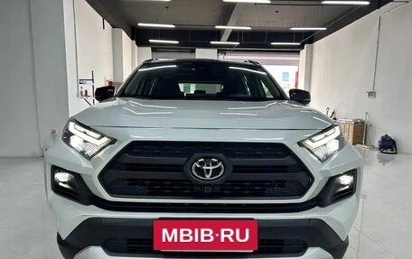 Toyota RAV4, 2024 год, 3 540 000 рублей, 2 фотография