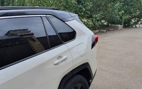 Toyota RAV4, 2019 год, 3 800 000 рублей, 4 фотография