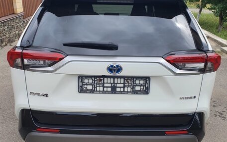 Toyota RAV4, 2019 год, 3 800 000 рублей, 8 фотография